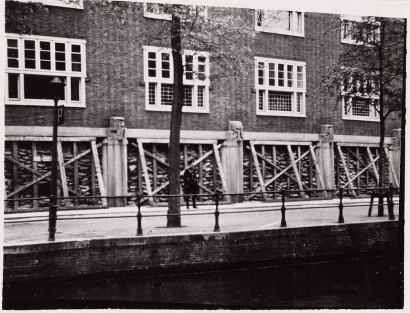 Amsterdam: Private World War Two History Walking Tour - Possible Limitations