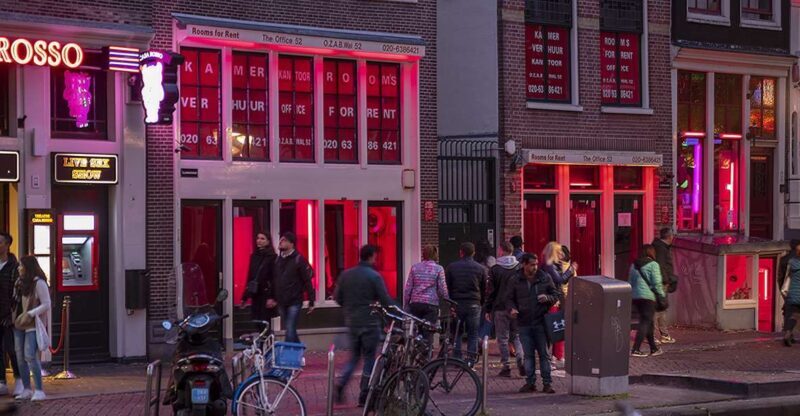 Amsterdam Red Light District and Old Town Walking Tour - What to Expect from the Tour