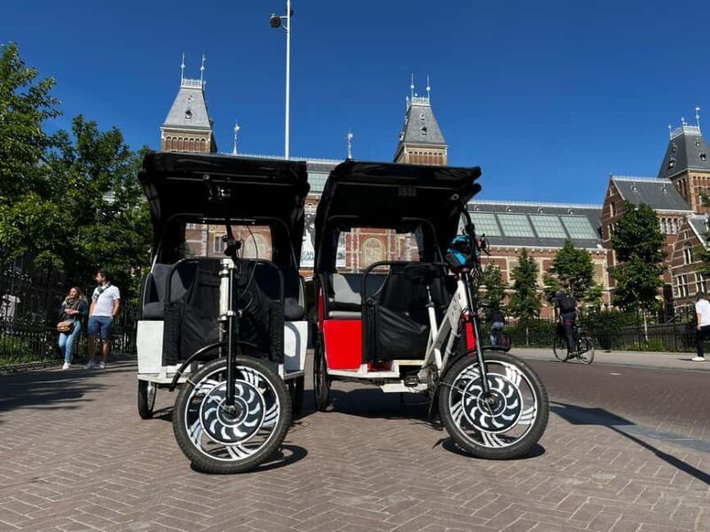 Amsterdam: Rickshaw City Tour - The Experience: Features and Atmosphere