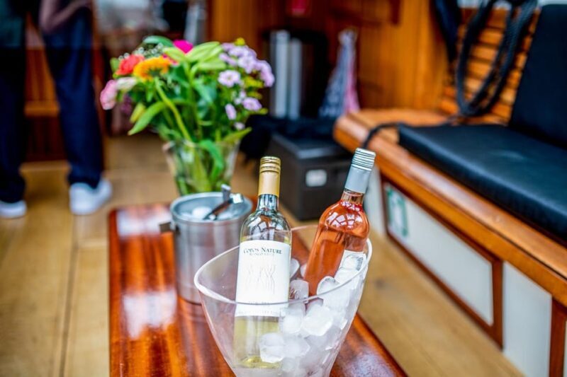 Amsterdam: Small-Group Canal Cruise incl. Drinks and Snacks - What Sets This Tour Apart?