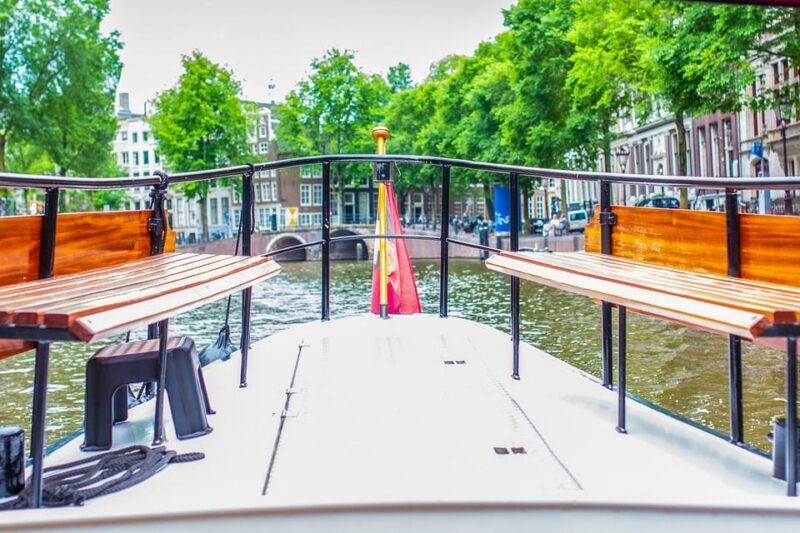Amsterdam: Small-Group Canal Cruise incl. Drinks and Snacks - What Do the Reviews Say?