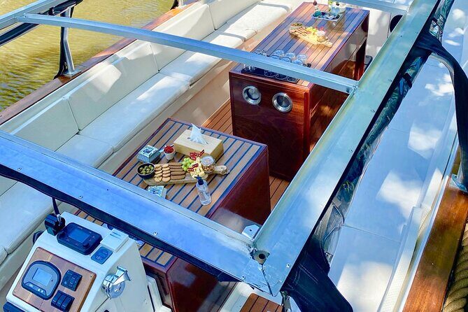 Amsterdam Small-Group Canal Cruise Including Snacks and Drinks - FAQ