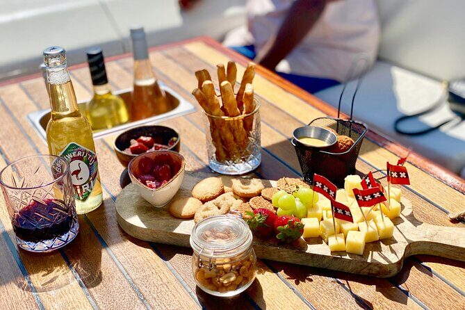 Amsterdam Small-Group Canal Cruise Including Snacks and Drinks - Best Times to Visit and What to Expect Seasonally