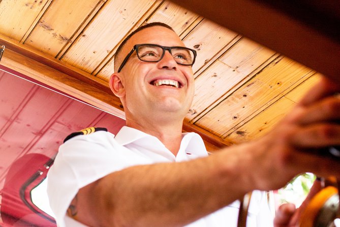 Amsterdam Small-Group Canal Cruise With Dutch Snacks and Drink - Who This Tour Is Best For