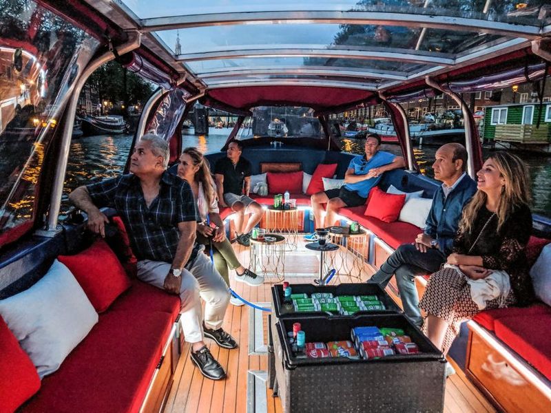 Amsterdam: Smoke and Lounge City Boat Cruise - Music, conversation, and how social it feels