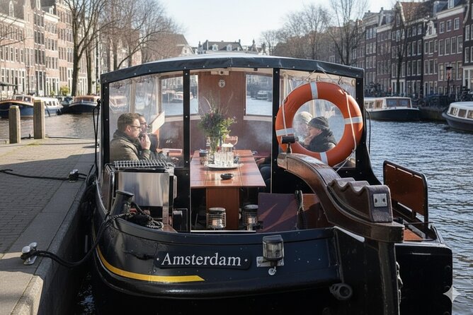 Amsterdam Smoke Friendly Cruise with drinks option & local guide - Timing and Logistics: The Practical Stuff