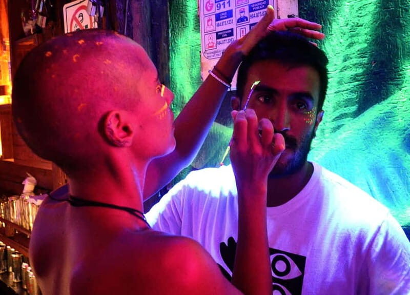 Amsterdam: Social Pubcrawl, Games and get to know eachother - How Does It Compare to Other Nightlife Experiences?