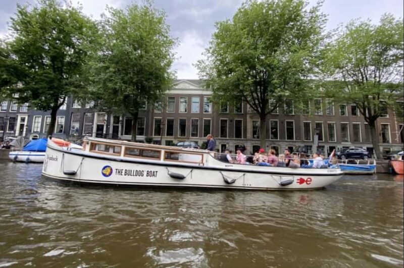 Amsterdam: The Bulldog Boat Smoke-Friendly Cruise & 2 Drinks - Key Points