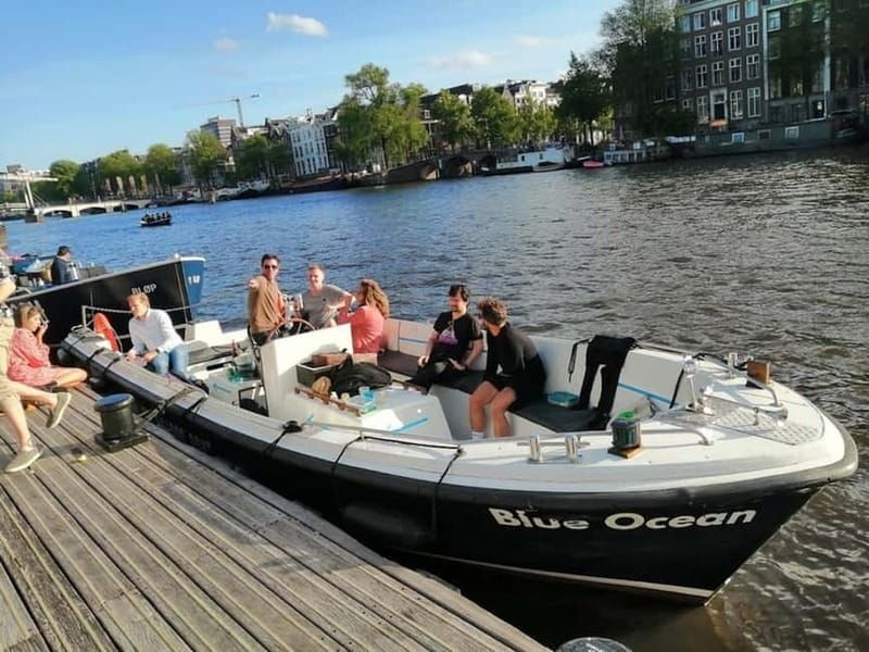 Amsterdam: The Bulldog Boat Smoke-Friendly Cruise & 2 Drinks - Drinks: 2 included at Central Station, and what to do if you start at Leidseplein
