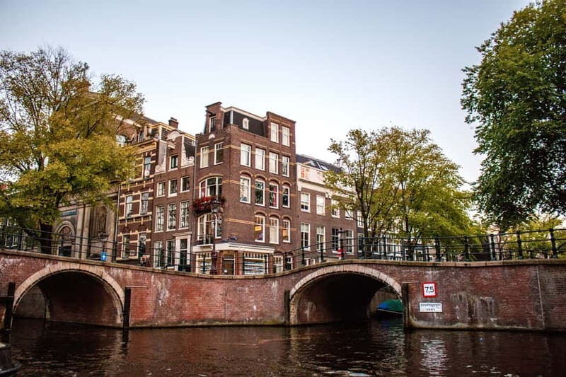 Amsterdam: The Original Pizza Dinner Cruise with Drinks - Who Should Consider This Tour?