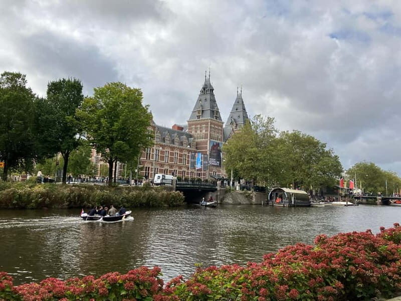 Amsterdam: Tour, Rijksmuseum & City walking in Japanese - The Experience in Detail