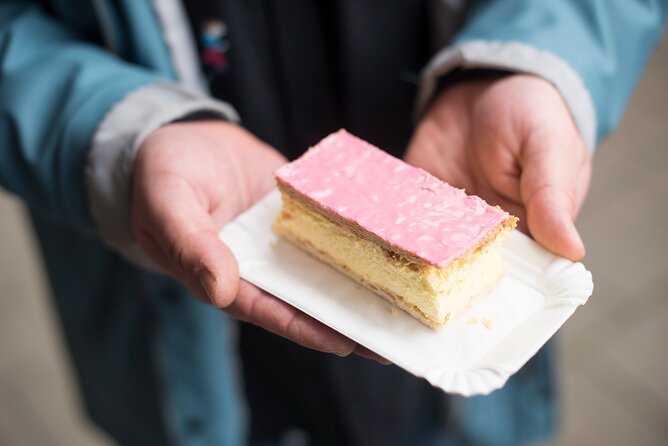 Amsterdam's Market Street Food Tour with Streat Bites - Group size and the feel of the tour
