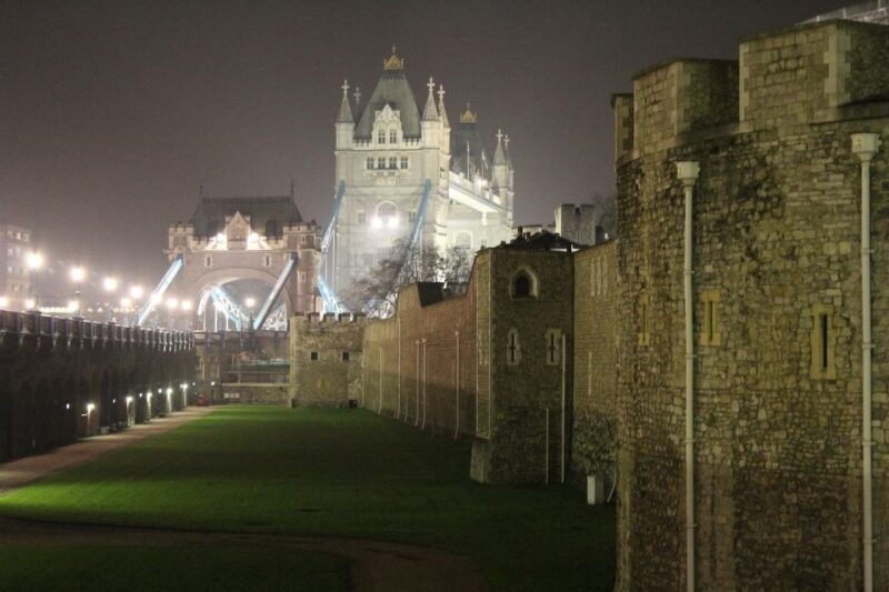 An Evening in London. Private Panoramic night Tour - An In-Depth Look at the Tour