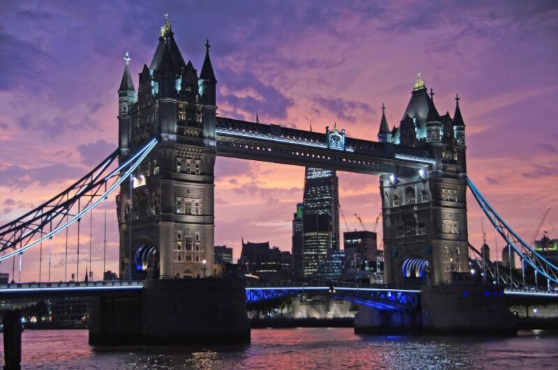 An Evening in London. Private Panoramic night Tour - FAQs