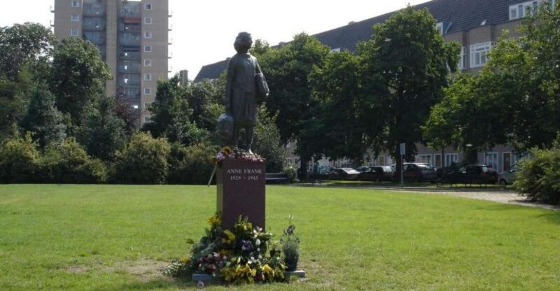 Anne Frank Story & Private 2-Hour Neighborhood Tour - What to Expect from the Tour