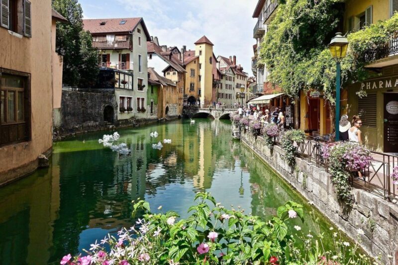 Annecy: Private Guided Tour - Discover "Venice of the Alps" - Why Choose a Private Guided Tour of Annecy?