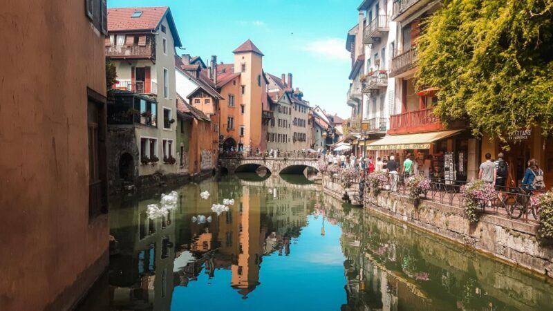 Annecy: Traditional Food Group Walking Tour - Practical Tips for Your Tour
