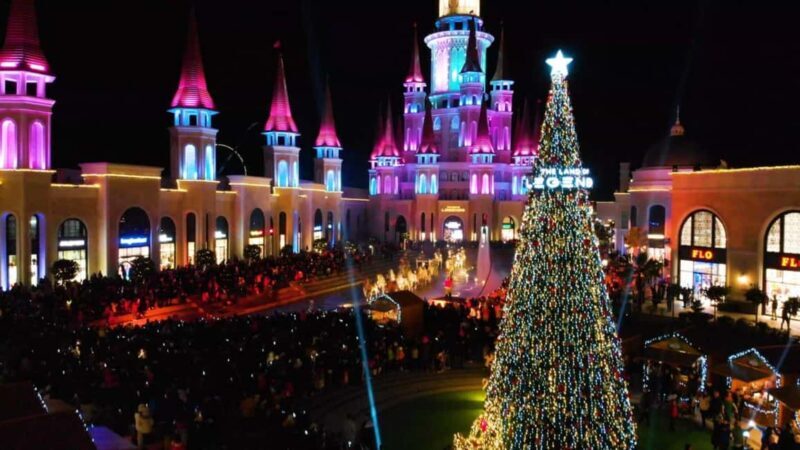 Antalya: The Land of Legends Legendary New Year Night Show - The Atmosphere and Visuals