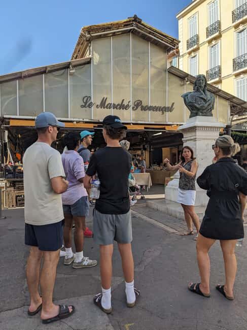 Antibes: 2 hour walking tour in the old town - Exploring Antibes on Foot: What to Expect