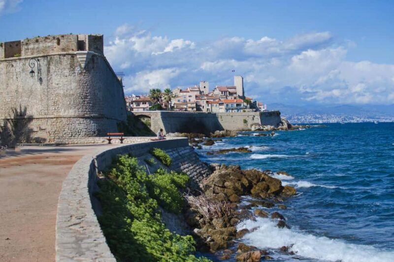 Antibes: Express Walk with a Local in 60 minutes - FAQ