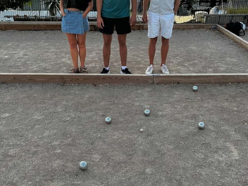 Antibes : Play Pétanque by the sea with a passionate host - FAQs