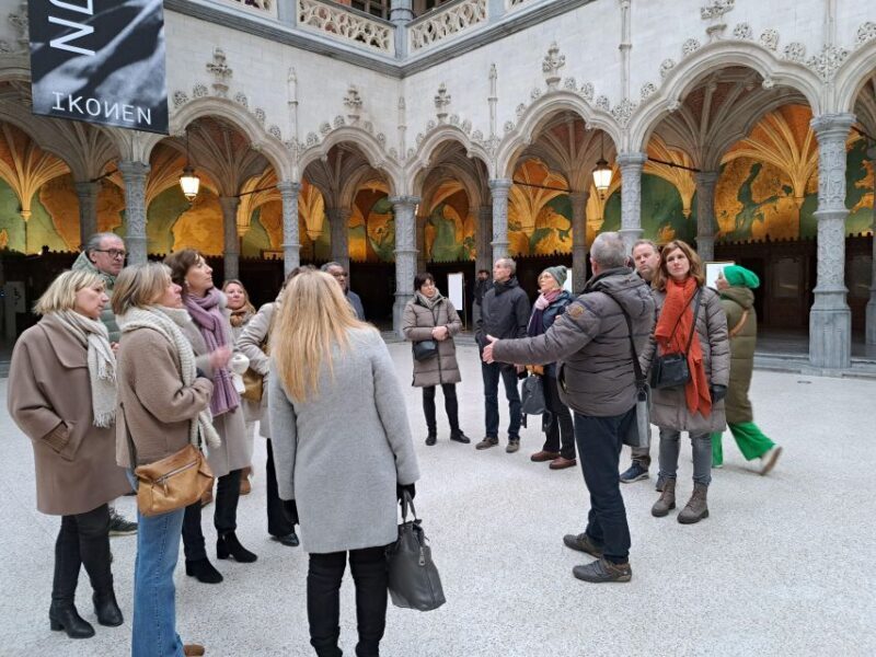 Antwerp: City Highlights Walking Tour - Guides and Group Size
