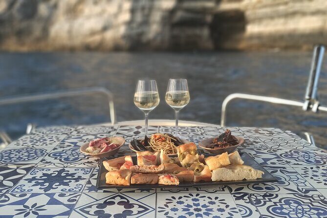 Aperitif on a boat at sunset, Porto Venere and islands - The Price and Its Value