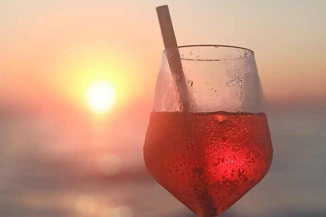 Aperitif on a boat at sunset, Porto Venere and islands - FAQ