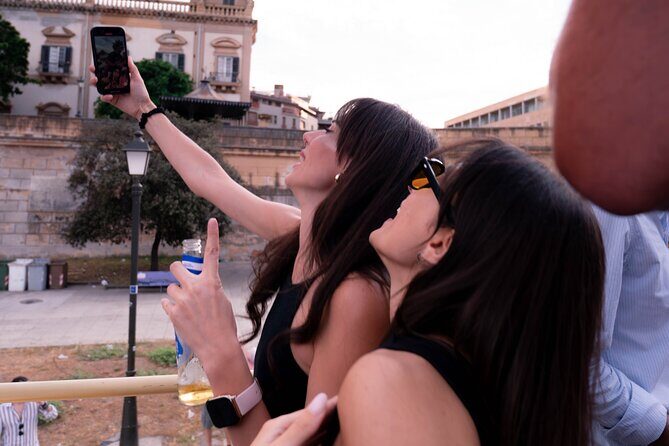 Aperitif on a bus tour around the city of Palermo - FAQs