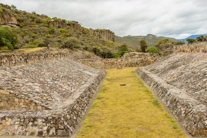 Archaeological sites Tour and Red Pottery in Tlacolula - FAQ