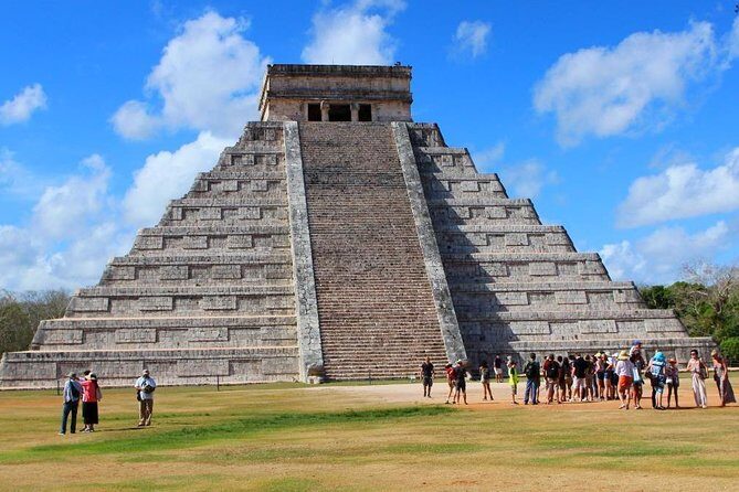 Archeological Mayan Chichen Itza classic from Playa del Carmen - Key Points