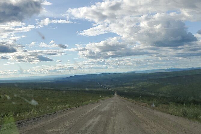 Arctic Circle Adventure: Journey on the Dalton Highway - The Experience and the Guides