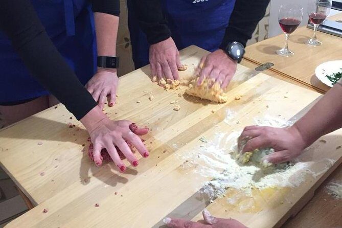 Arezzo: Colorful Tagliatelle & Ravioli Home Cooking class - A Closer Look at the Experience