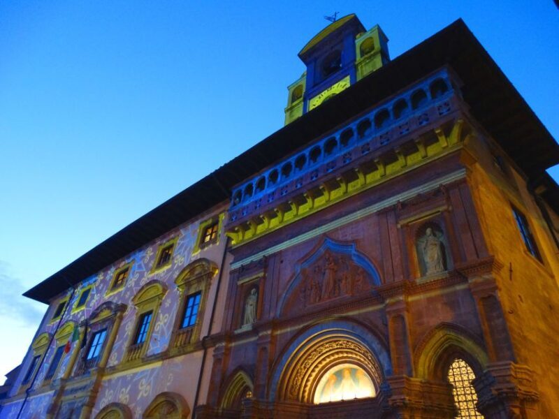 Arezzo: Guided Walking Tour with Piazza Grande - Key Points