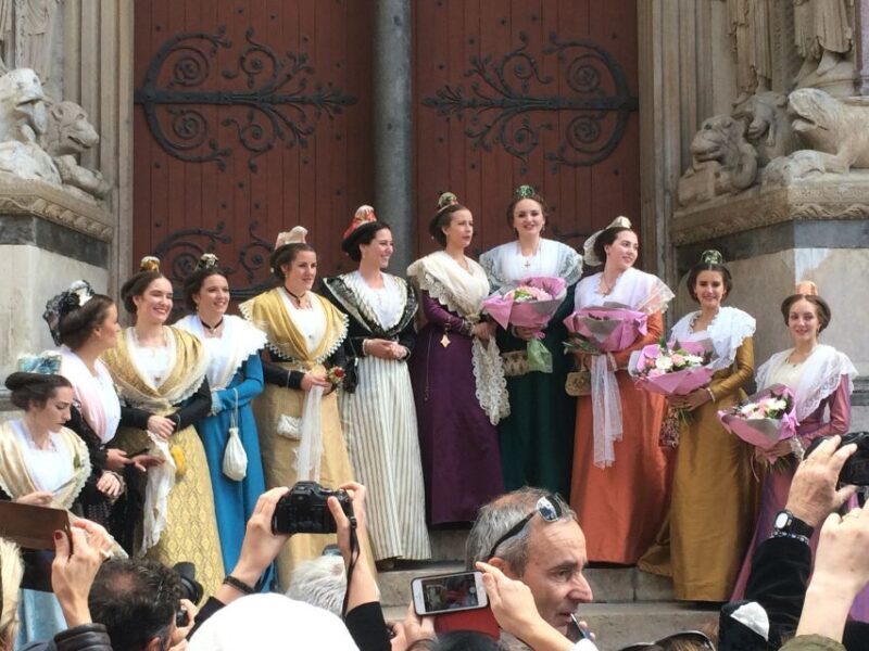 Arles: Art and History Walking Tour - Discovering the Heart of Arles