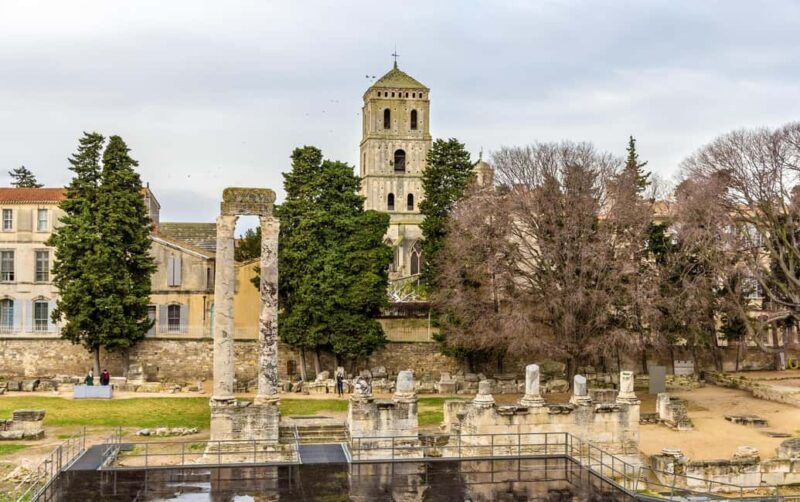 Arles: Private 2-Hour Intro City Walk with Local Guide - Who Is This Tour Best For?