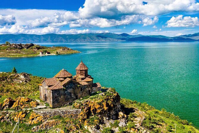 Armenia Sightseeing Tour with Cheese and Wine Tasting Experience - Exploring the Armenia Sightseeing Tour with Cheese and Wine Tasting