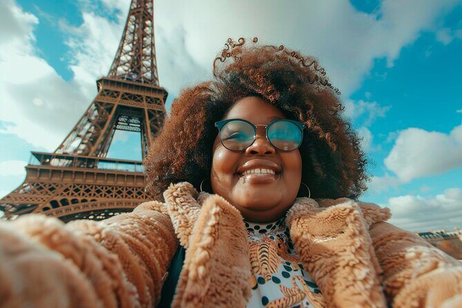 Around the Eiffel Tower Walking Tour with Selfie & Photoshoot - Key Points