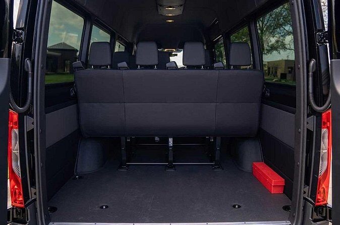 Arrival by Private SUV or Bus from Toronto YYZ Airport to Toronto - Who Will Appreciate This Service?