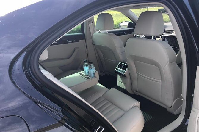 Arrival in Iceland - Private airport transfer from KEF Airport - What is this transfer service all about?