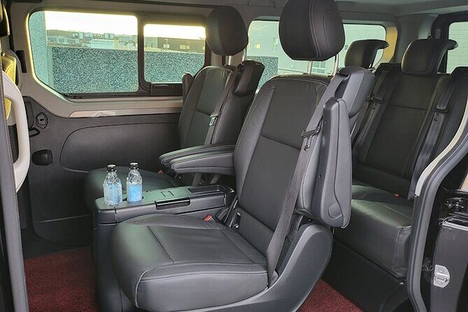 Arrival in Iceland - Private airport transfer from KEF Airport - The booking process and pricing: is it worth it?