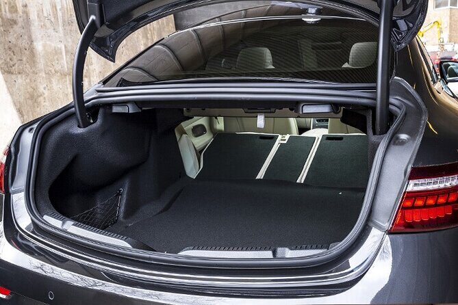 Arrival Private Transfer from Vancouver YVR or Port to Vancouver by Business Car - How the Transfer Breaks Down