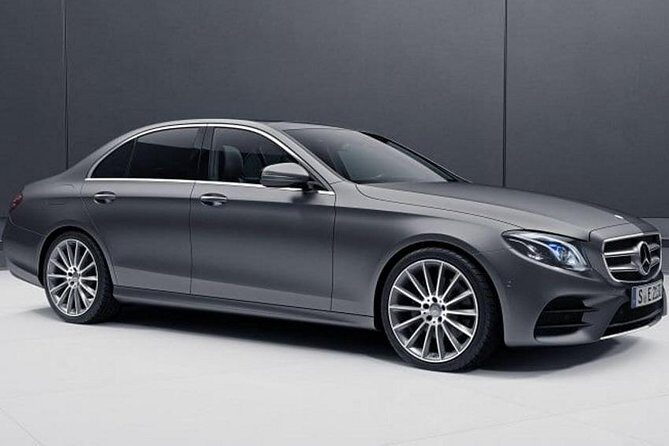 Arrival Transfer: Airport HAM to Hamburg by Business Car - Key Points