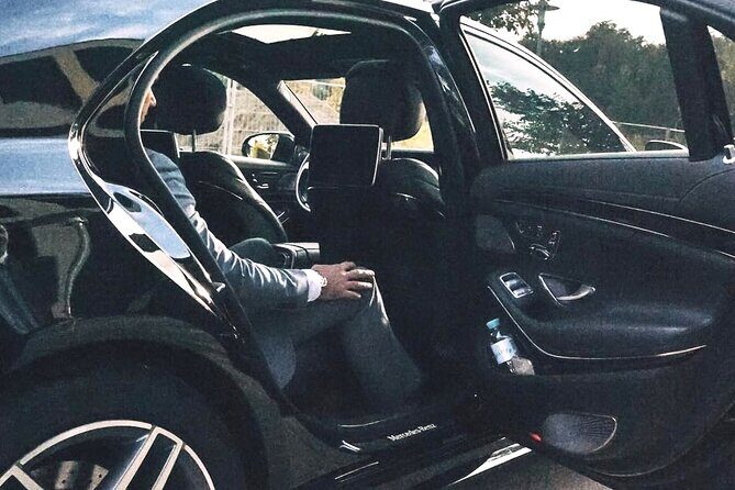 Arrival Transfer: Lisbon Airport LIS to Lisbon in Business Car - Introduction