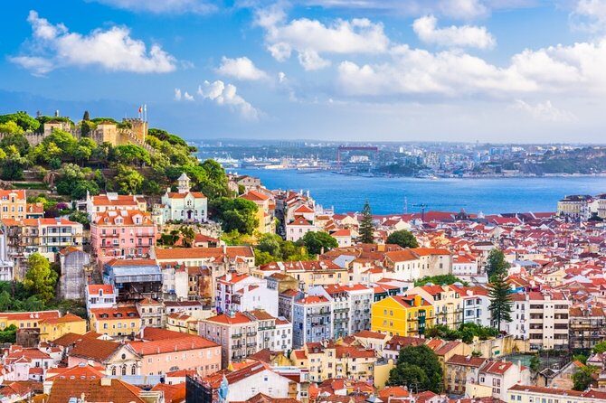 Arrival Transfer: Lisbon Airport LIS to Lisbon in Business Car - Key Points