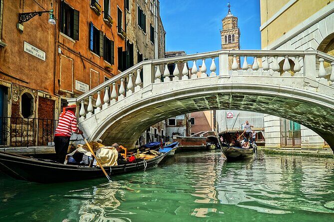 Arrival Transfer: Marco Polo Airport VCE to Venice in Sedan Car - The Sum Up