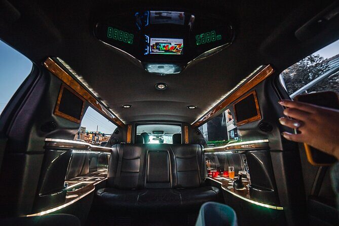 Arrival Transfer: Private Luxury 8 Passenger Limousine Service - Who Is This Transfer Best For?