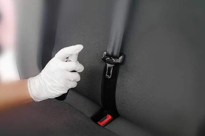 Arrivals by Private Minivan wi fi aboard from Cancun Airport - Seamless Arrival and Meet-up at Cancun Airport