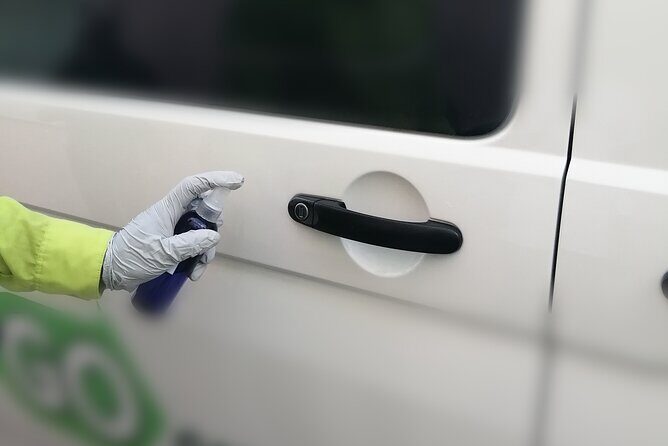 Arrivals by Private Minivan wi fi aboard from Cancun Airport - The Driver and Service Quality