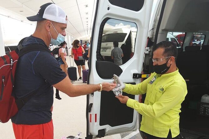 Arrivals by Private Minivan wi fi aboard from Cancun Airport - Who is This Transfer Best Suited For?